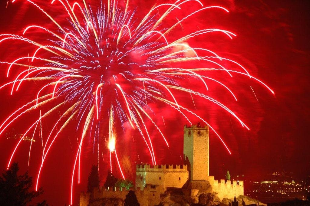 Fuochi d'Artificio sul Lago – Cassone